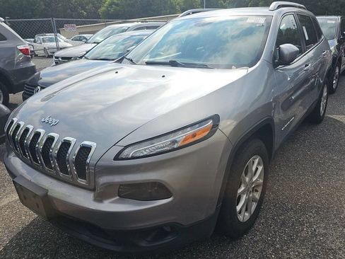 Used 2017 Jeep Cherokee Latitude w/ True North Edition AWD/4WD image 1