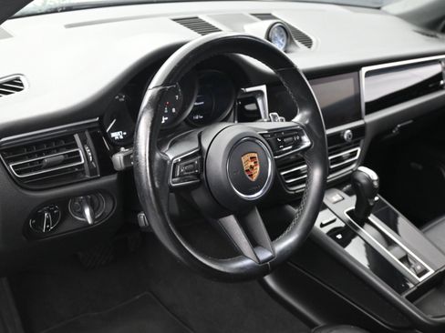 Used 2022 Porsche Macan image 5
