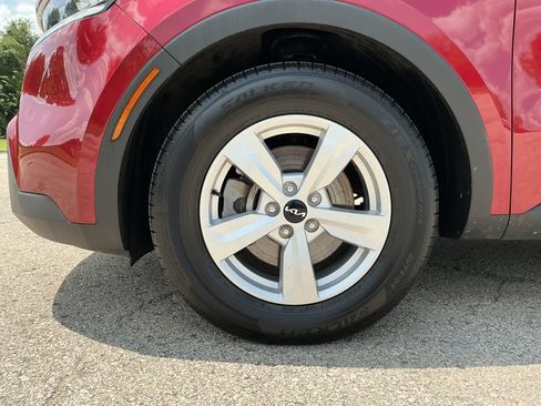 Used 2023 Kia Sorento LX FWD image 9