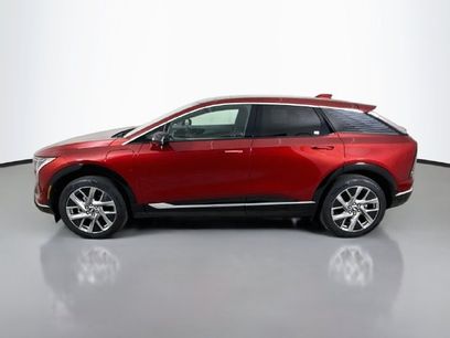 Used 2025 Cadillac Optiq Luxury 1