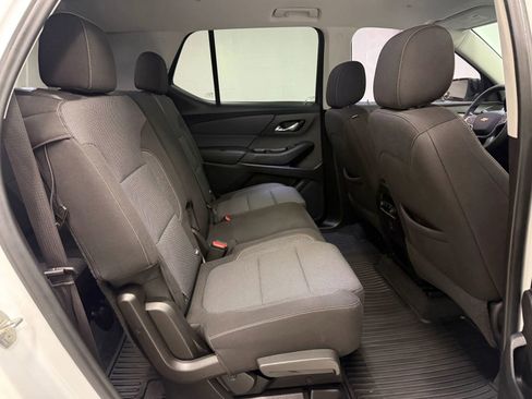 Used 2021 Chevrolet Traverse LS image 22