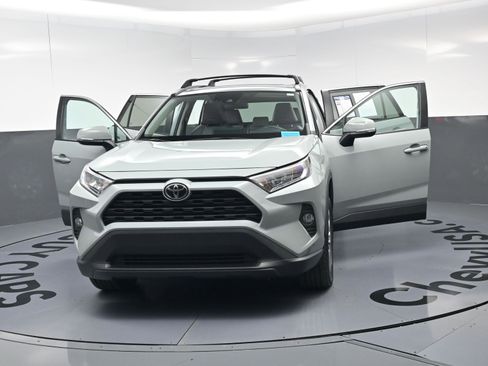 Used 2021 Toyota RAV4 XLE Premium image 22