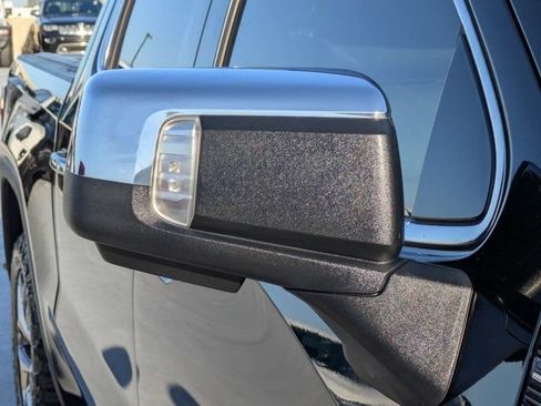 Used 2023 GMC Sierra 1500 SLT w/ SLT Premium Package AWD/4WD image 11