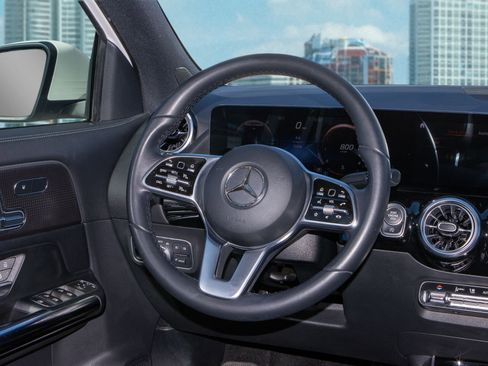 Used 2022 Mercedes-Benz GLA 250 w/ Premium Package Lite image 20