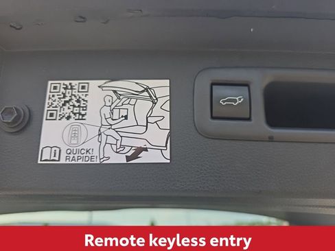 Used 2024 Toyota Highlander XLE image 19