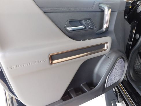 New 2025 GMC Hummer EV 3X w/ LPO, Dark Essentials Package image 6