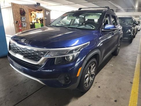 Certified 2021 Kia Seltos EX AWD/4WD image 4