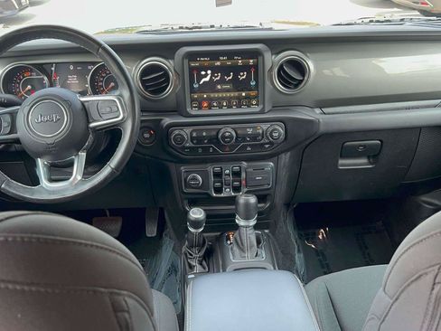 Used 2022 Jeep Wrangler Unlimited Sahara w/ Cold Weather Group AWD/4WD image 27