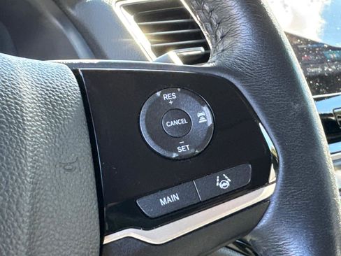 Certified 2022 Honda Pilot Touring image 22