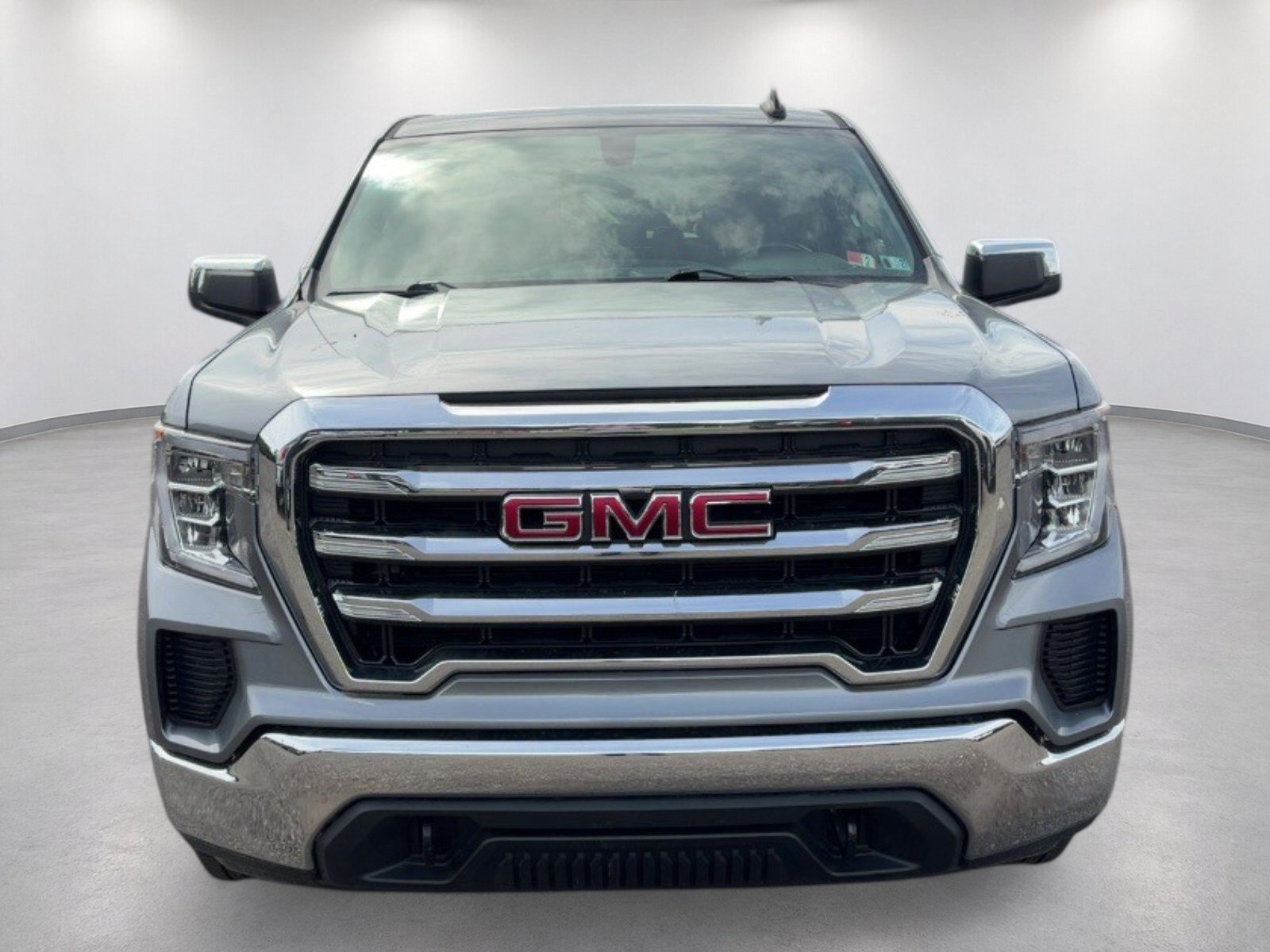 Used 2019 GMC Sierra 1500 SLE w/ SLE Value Package AWD/4WD image 2