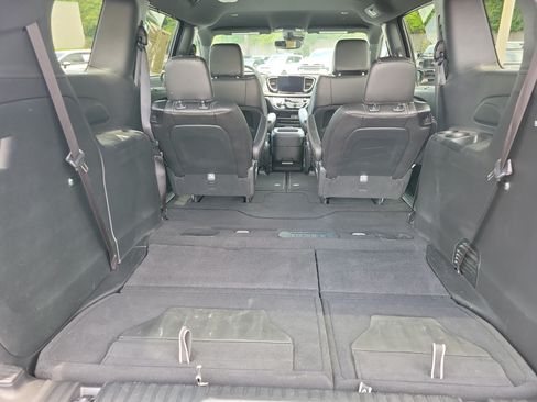 Used 2026 Chrysler Pacifica Select FWD image 11