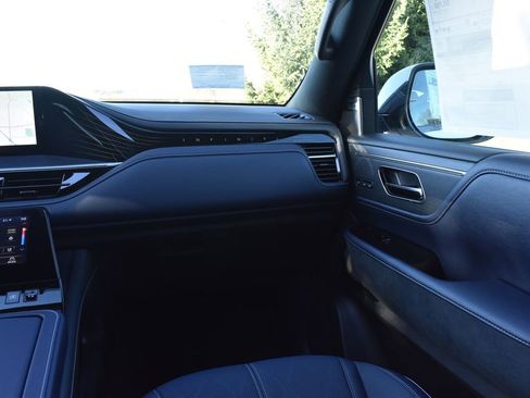 Used 2026 INFINITI QX80 4WD w/ Sport Exterior Package image 14