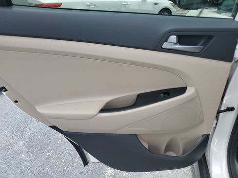 Used 2017 Hyundai Tucson Sport FWD image 12