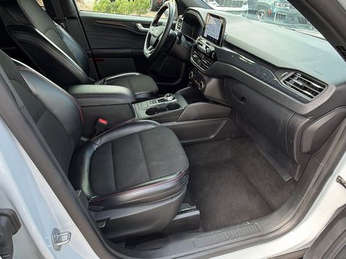 Used 2025 Ford Escape ST-Line FWD image 19