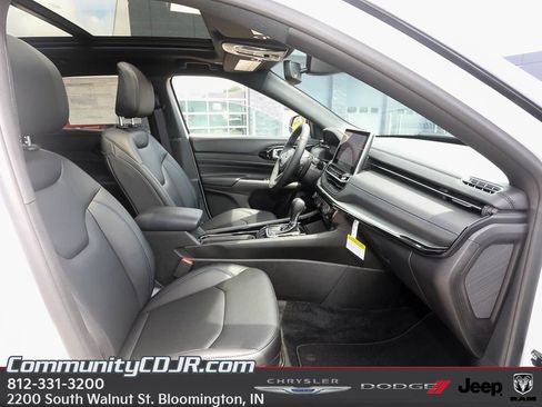 New 2025 Jeep Compass Limited w/ High Altitude Package image 19