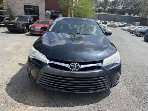 Used 2015 Toyota Camry XLE w/ Moonroof Package image 2