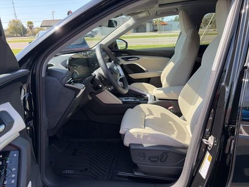 Used 2025 Audi Q5 Prestige image 9