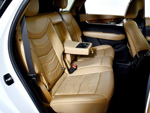 Used 2021 Cadillac XT5 Sportv w/ Platinum Package image 46