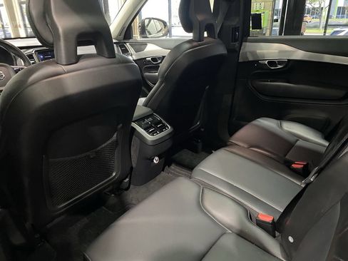 Used 2018 Volvo XC90 T5 Momentum w/ Convenience Package AWD/4WD image 5