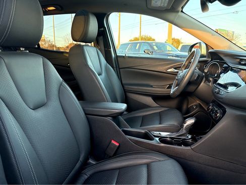 Used 2023 Buick Encore GX Essence w/ Experience Buick Package image 15