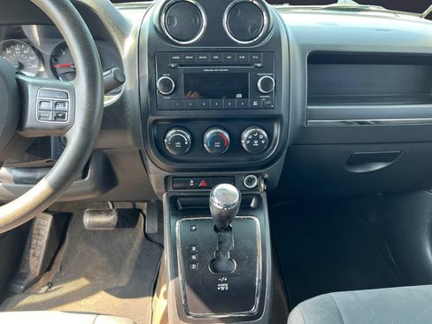 Used 2013 Jeep Compass Sport FWD image 11