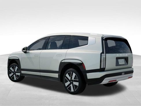 New 2026 Hyundai Ioniq 9 SEL image 5