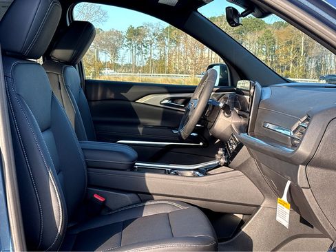 New 2026 Chevrolet Traverse LT w/ Driver Confidence Package image 10