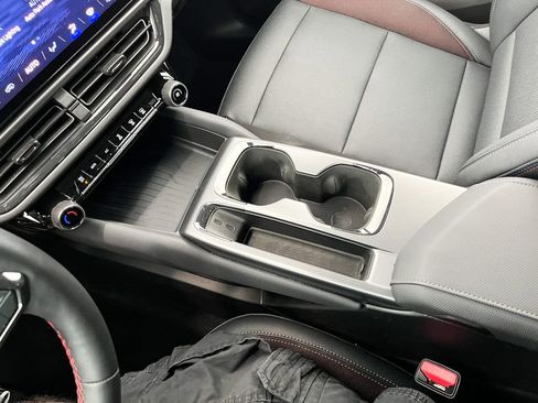 Certified 2024 Chevrolet Equinox EV RS image 27