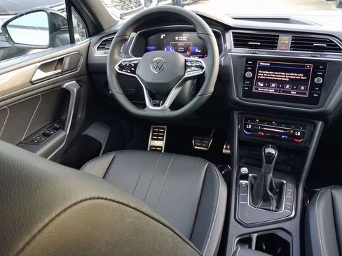 Certified 2023 Volkswagen Tiguan SE R-Line FWD image 10