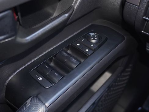 Certified 2025 Toyota Tacoma SR5 AWD/4WD image 12