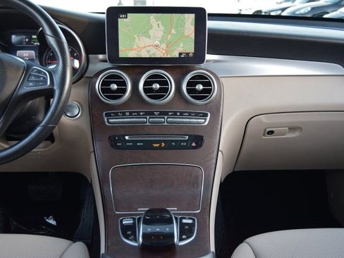 Used 2019 Mercedes-Benz GLC 350e 4MATIC image 23