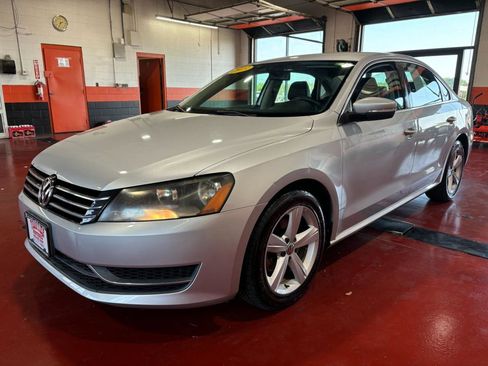 Used 2013 Volkswagen Passat 2.5 SE image 2