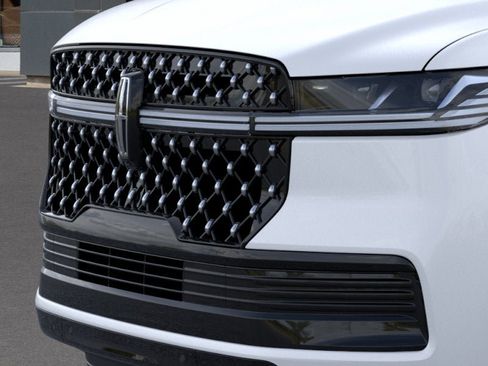 New 2026 Lincoln Navigator Black Label AWD/4WD image 17
