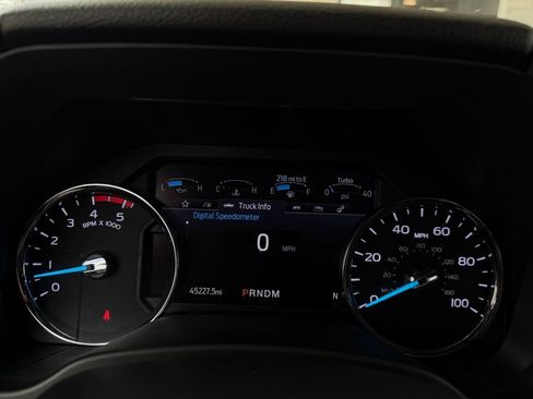 Used 2022 Ford F250 Lariat w/ Black Appearance Package AWD/4WD image 11