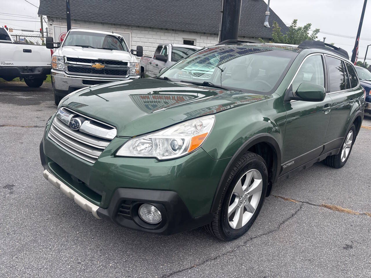 Used 2014 Subaru Outback 2.5i Limited w/ Moonroof Package AWD/4WD image 1
