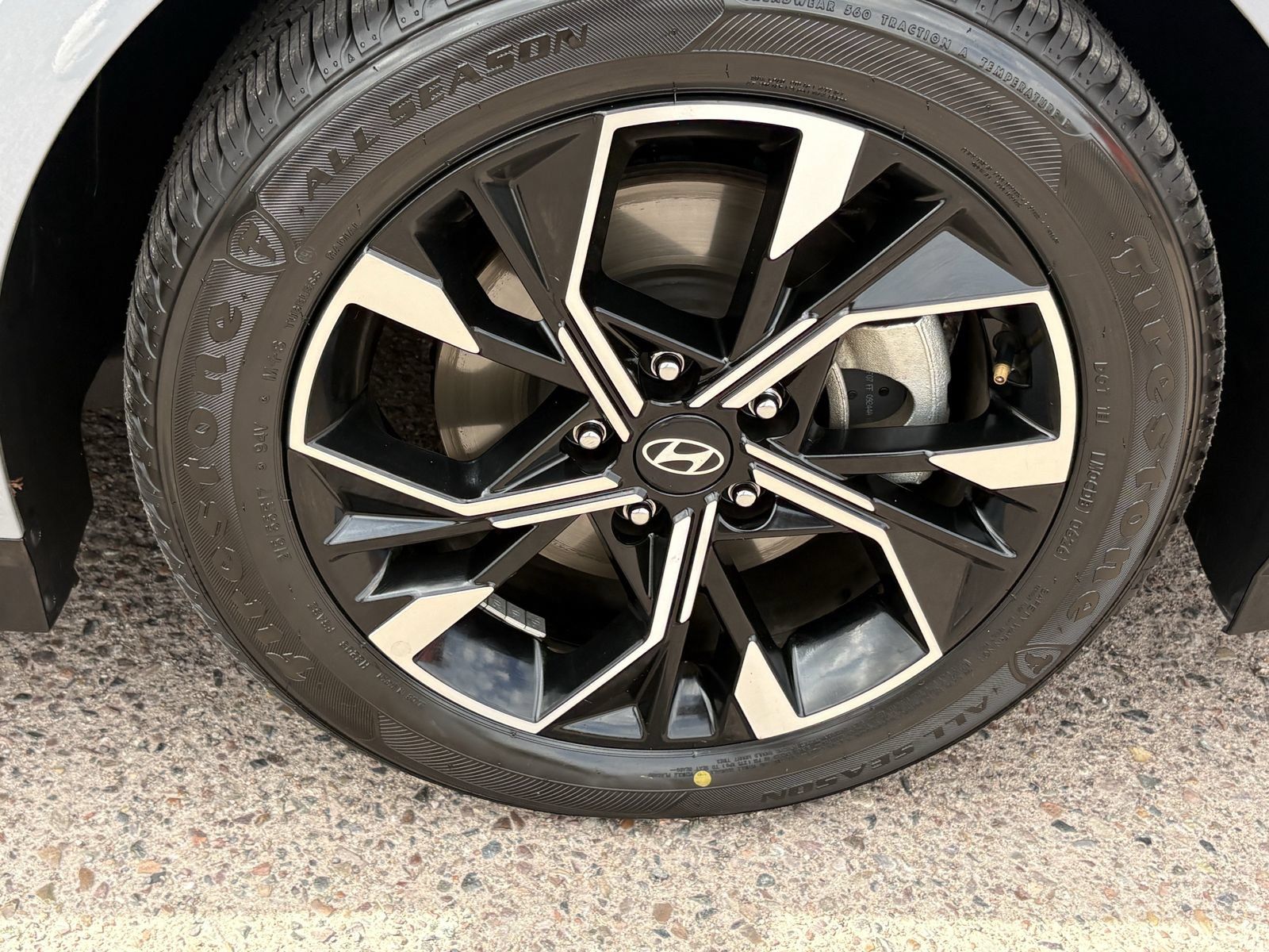 Used 2025 Hyundai Sonata SEL FWD image 11