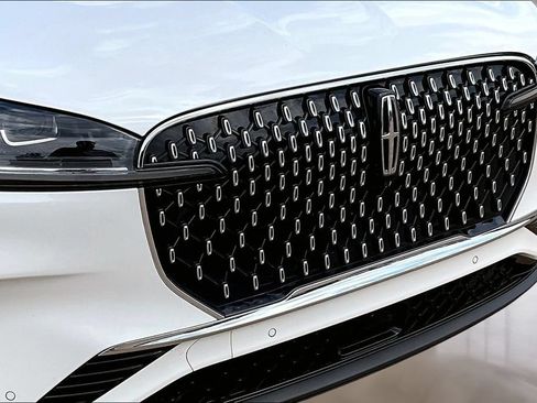 Used 2025 Lincoln Aviator Reserve w/ Equipment Group 201A AWD/4WD image 30