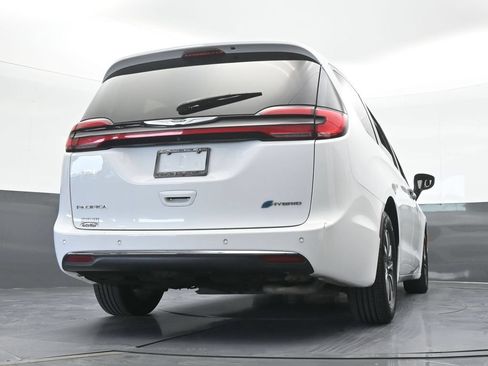 Used 2023 Chrysler Pacifica Touring-L FWD image 60