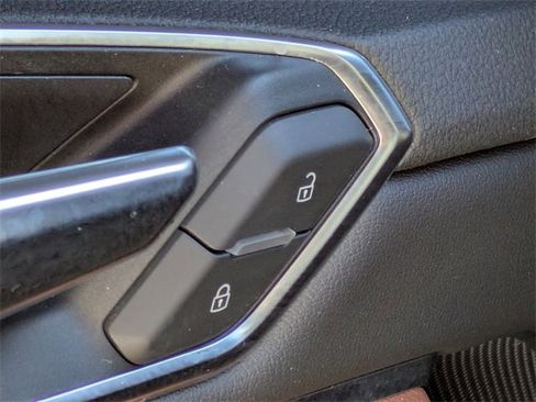 Used 2023 Audi e-tron Premium Plus w/ Premium Plus Package image 21