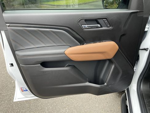 New 2025 GMC Canyon AT4 w/ Nightfall Edition image 55