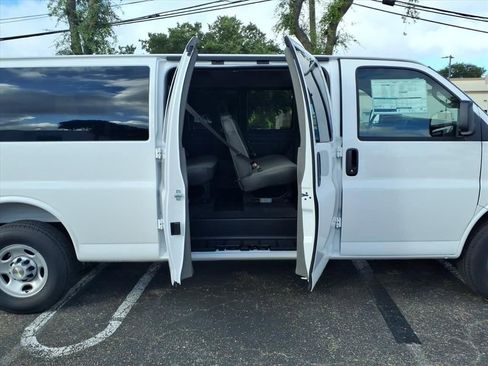 New 2026 Chevrolet Express 3500 LS RWD image 17