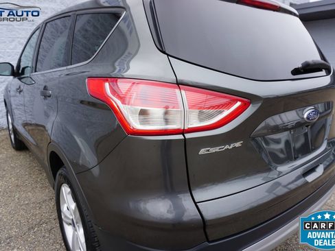 Used 2016 Ford Escape SE AWD/4WD image 9