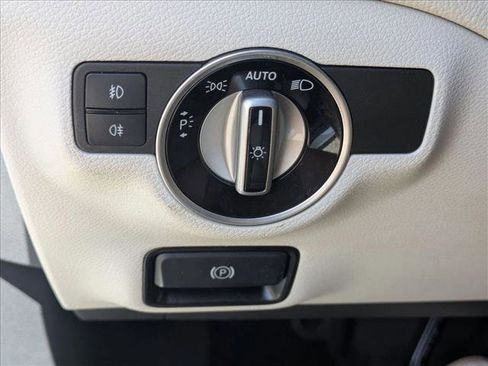 Used 2017 Mercedes-Benz GLA 250 image 12