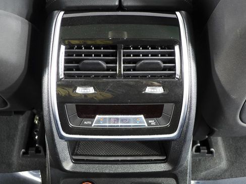 Used 2024 BMW X7 xDrive40i w/ M Sport Package AWD/4WD image 22