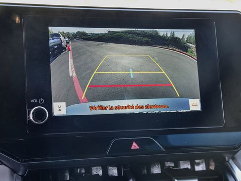 Certified 2023 Toyota Venza LE image 29