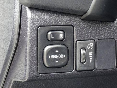 Used 2019 Toyota Corolla SE FWD image 17