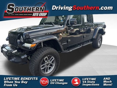 Used 2021 Jeep Gladiator Overland AWD/4WD image 1