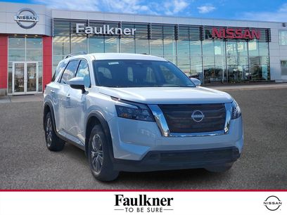 New 2025 Nissan Pathfinder SV