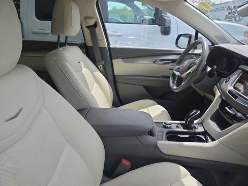 Used 2023 Cadillac XT5 Premium Luxury w/ Technology Package AWD/4WD image 12