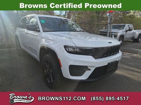 Used 2023 Jeep Grand Cherokee Altitude image 1